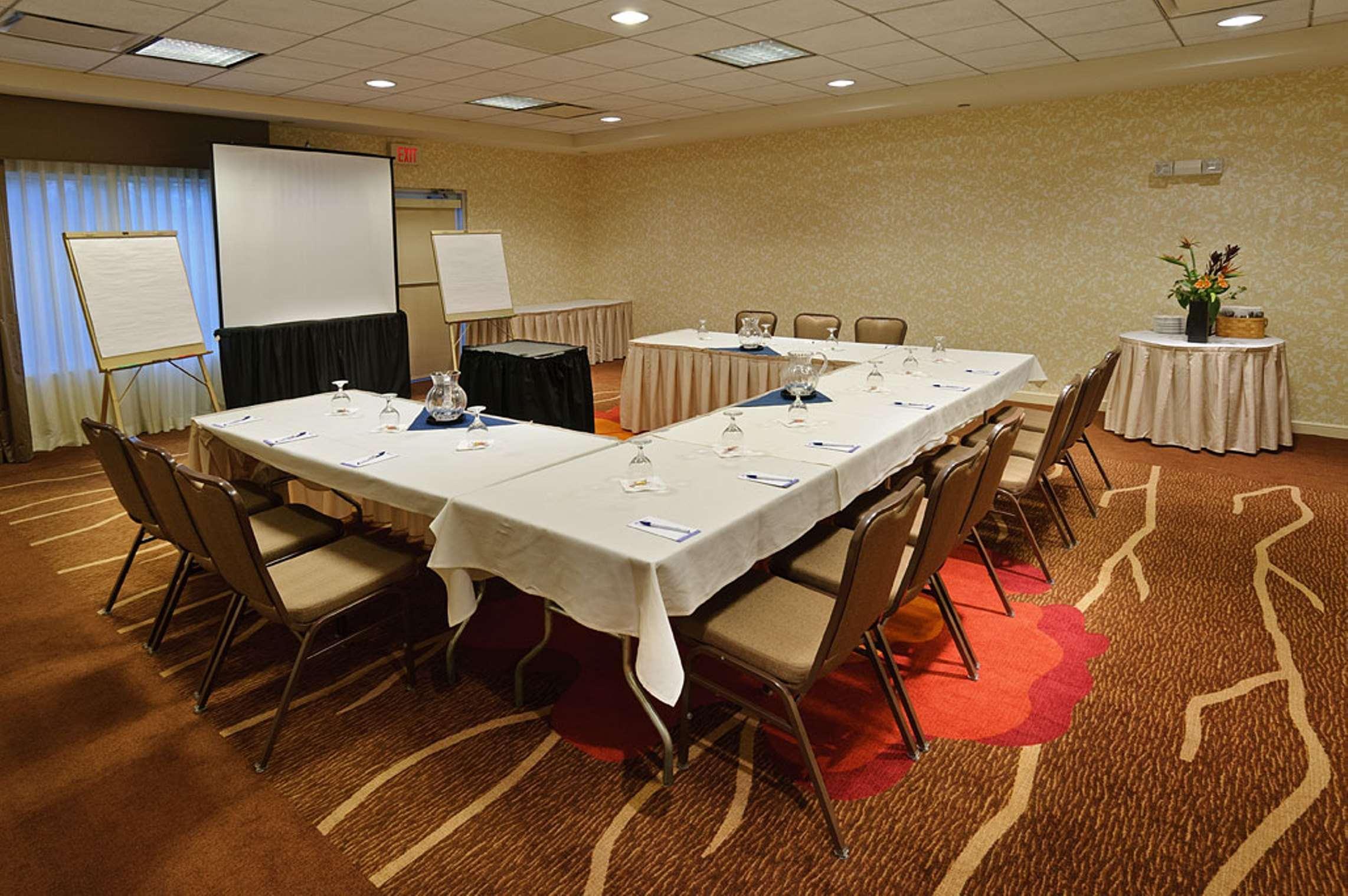 Hilton Garden Inn Cleveland/Твінсбург Екстер'єр фото