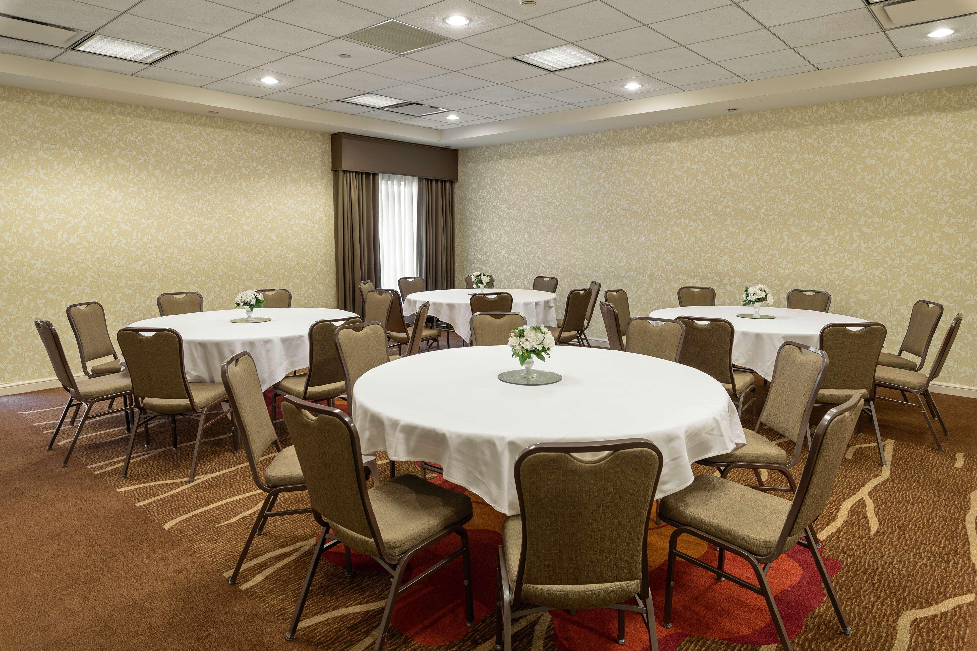 Hilton Garden Inn Cleveland/Твінсбург Екстер'єр фото