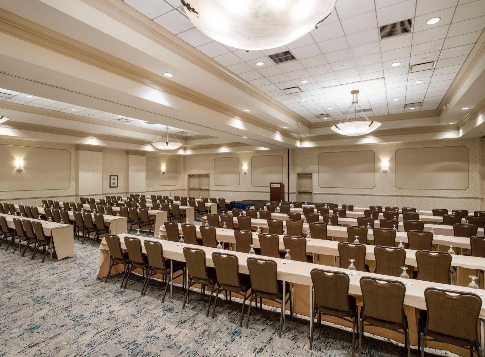 Hilton Garden Inn Cleveland/Твінсбург Екстер'єр фото