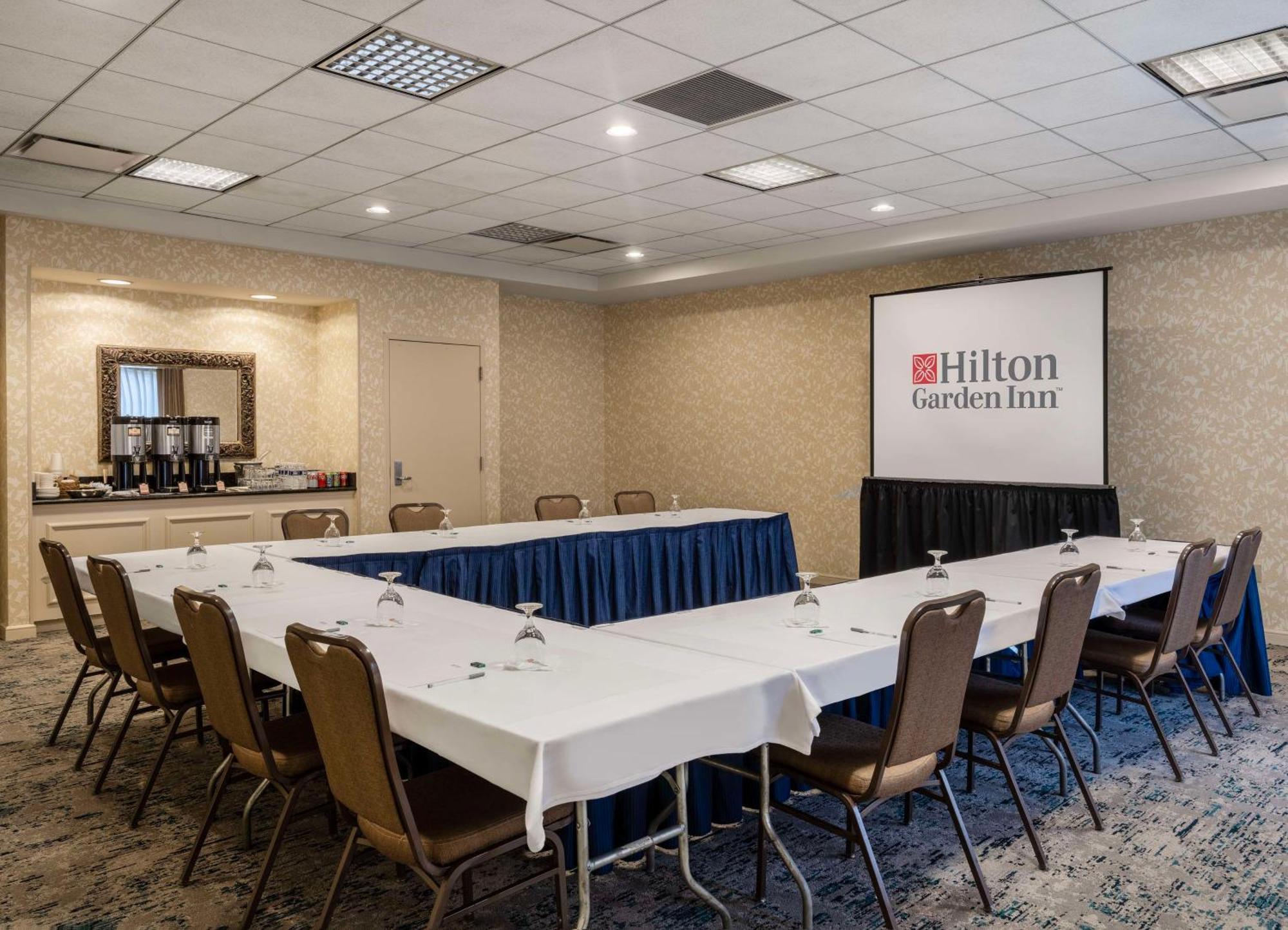 Hilton Garden Inn Cleveland/Твінсбург Екстер'єр фото