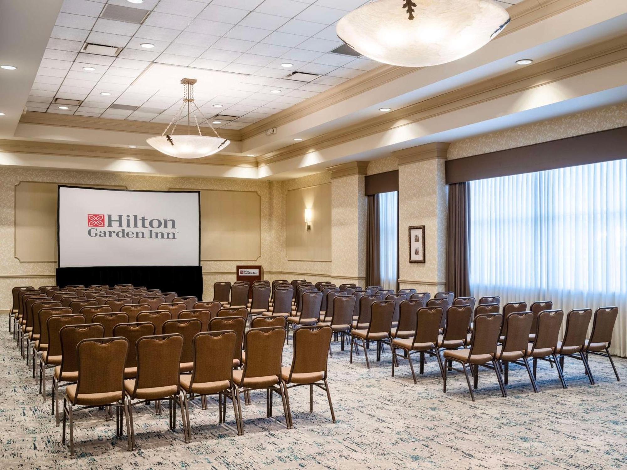Hilton Garden Inn Cleveland/Твінсбург Екстер'єр фото
